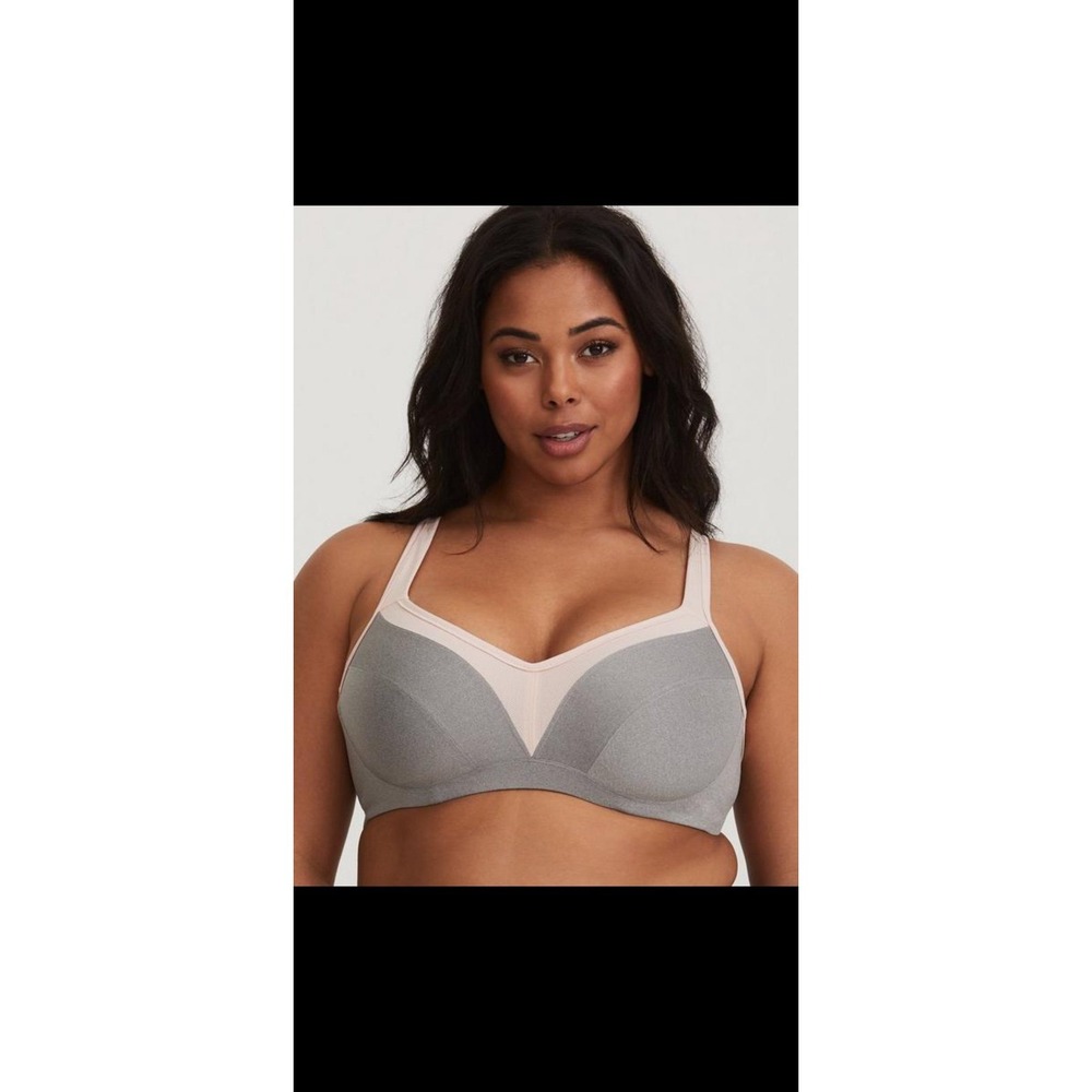 Torrid Mid Impact Underwire Sports Bra Sz 38B NWT